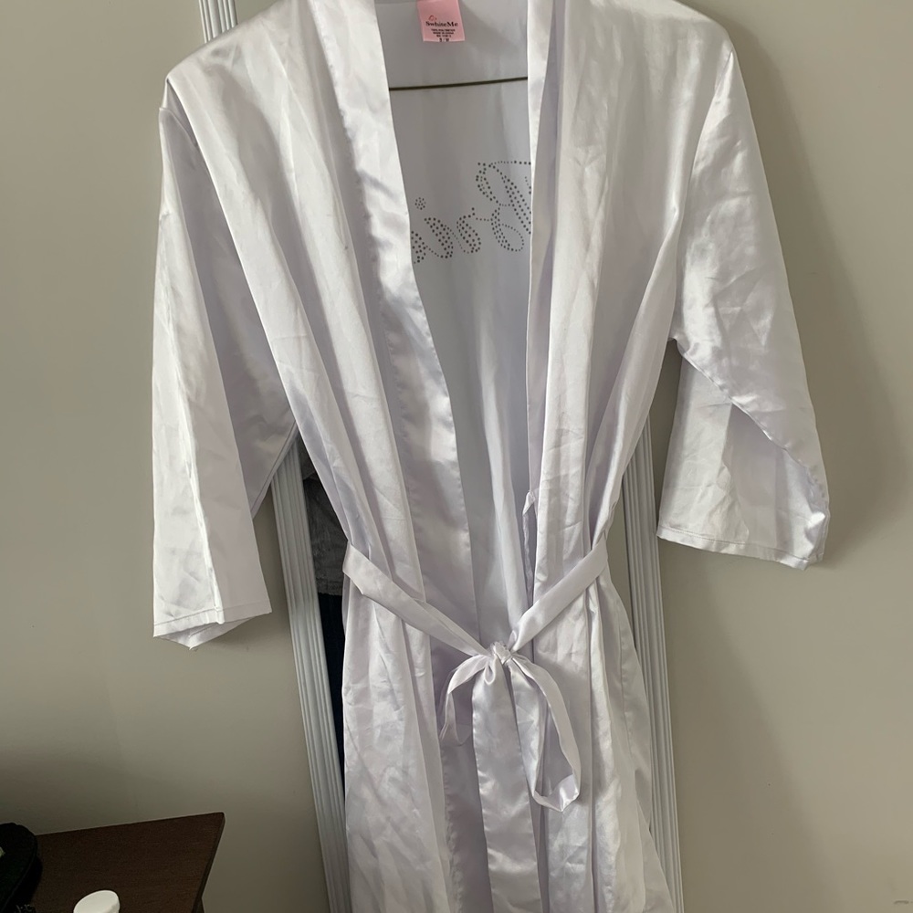Bride robe! - Picture 2 of 4